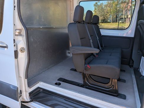 Used 2019 Mercedes-Benz Sprinter 144 image 16