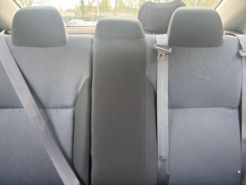 Used 2025 Nissan Versa SV FWD image 36