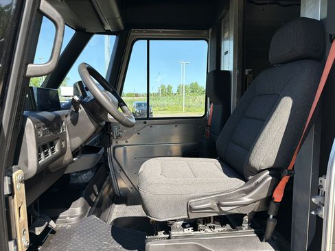Used 2024 Chevrolet Brightdrop 600 w/ Commercial Equipment Package AWD/4WD image 16