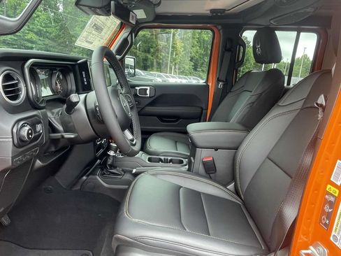 New 2025 Jeep Gladiator Sport w/ Premium Package AWD/4WD image 25