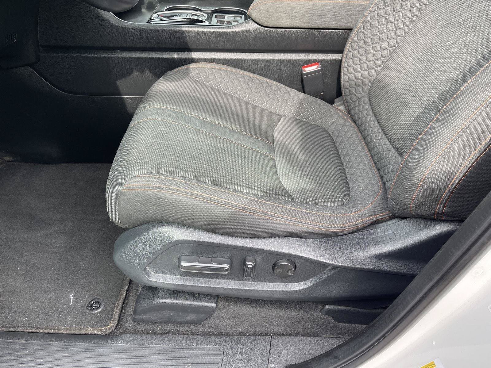 Used 2023 Honda Pilot Sport image 3
