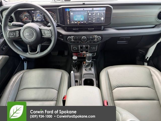 Used 2025 Jeep Gladiator Mojave AWD/4WD image 14
