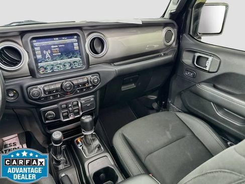 Used 2018 Jeep Wrangler Unlimited Sahara AWD/4WD image 23