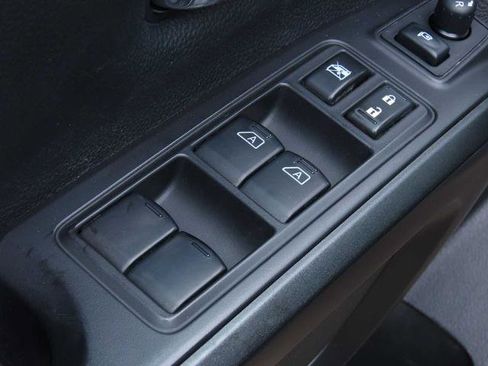 Used 2022 Nissan Titan PRO-4X w/ Pro-4x Convenience Package image 18