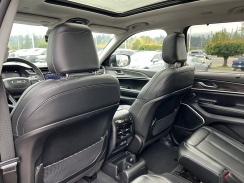 Used 2023 Jeep Grand Cherokee L Limited w/ Luxury Tech Group II image 29