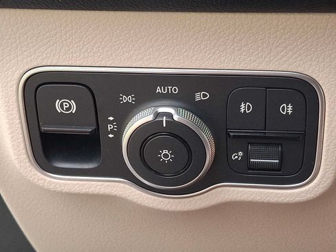 Certified 2023 Mercedes-Benz GLB 250 4MATIC image 22