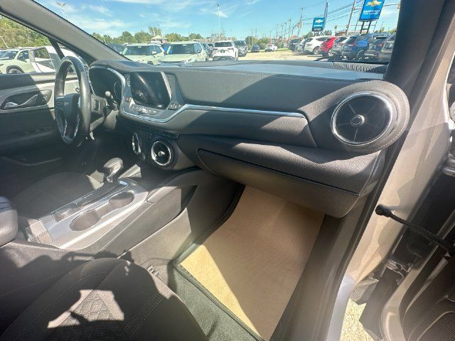 Used 2019 Chevrolet Blazer LT FWD image 32