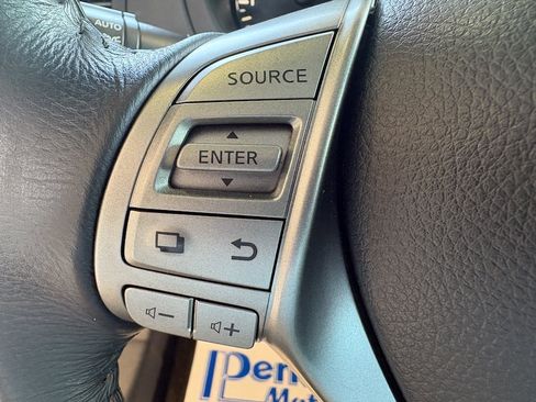 Used 2015 Nissan Altima 2.5 SV w/ Convenience Package FWD image 13