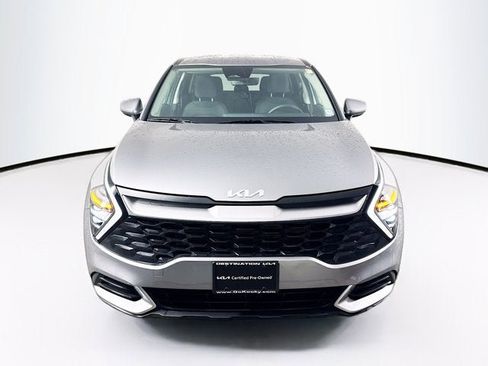 Used 2025 Kia Sportage LX image 3