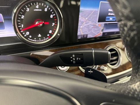 Used 2017 Mercedes-Benz E 400 4MATIC Wagon image 17