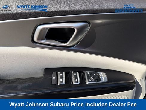 Used 2024 Kia Carnival LX FWD image 19