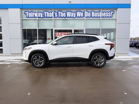 New 2026 Chevrolet Trax LT image 7