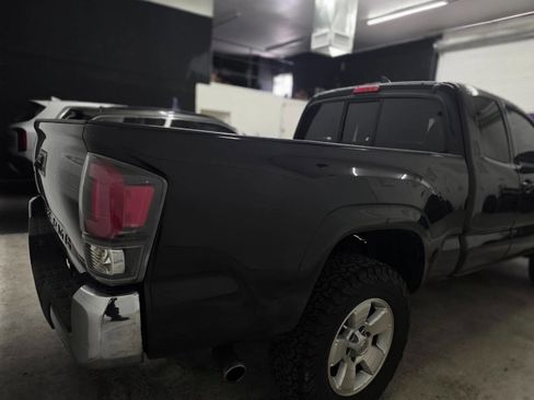 Used 2018 Toyota Tacoma SR5 image 8