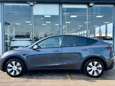 Used 2020 Tesla Model Y Long Range image 2