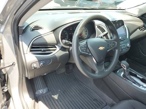 Used 2025 Chevrolet Malibu LS FWD image 18