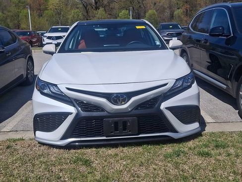 Used 2022 Toyota Camry XSE image 2