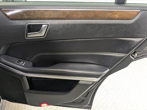 Used 2016 Mercedes-Benz E 350 Sedan w/ Premium Package image 21