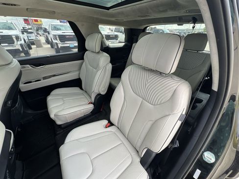 Used 2023 Hyundai Palisade Calligraphy image 26