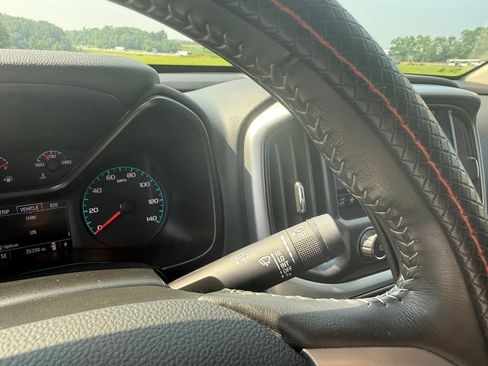Used 2022 Chevrolet Colorado LT w/ Redline Special Edition AWD/4WD image 30
