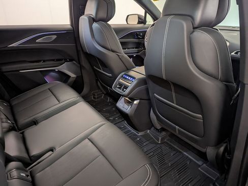 Used 2025 Cadillac Lyriq Luxury w/ LPO, Floor Liner Package AWD/4WD image 32