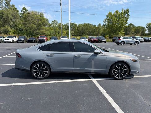 Used 2024 Honda Accord Touring image 7