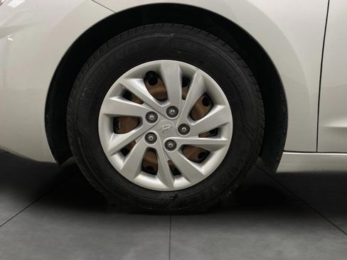 Used 2019 Hyundai Elantra SE w/ Cargo Package image 12