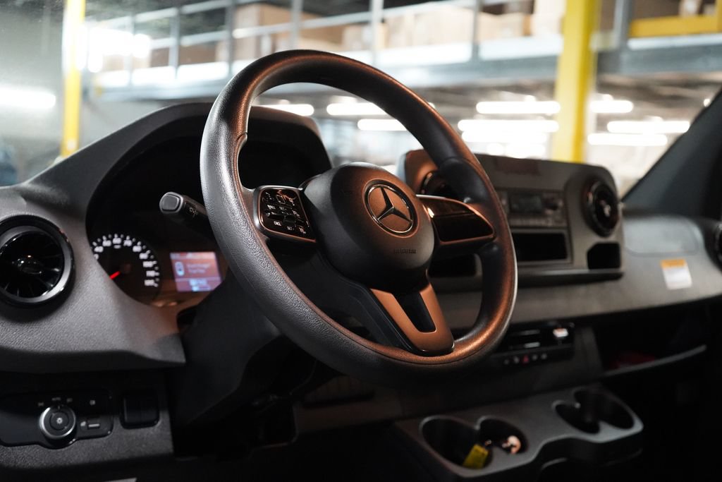 Used 2023 Mercedes-Benz Sprinter 2500 image 12