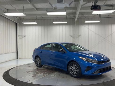 Used 2022 Kia Forte GT-Line FWD image 2