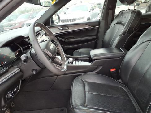 Certified 2023 Jeep Grand Cherokee L Overland image 11