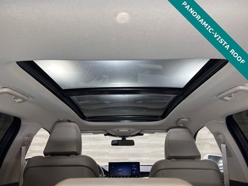 Used 2022 Lincoln Nautilus Reserve w/ Luxury Package image 5