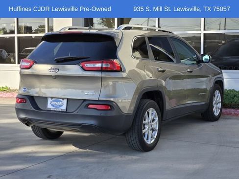 Certified 2017 Jeep Cherokee Latitude w/ Safety/Convenience Group image 7
