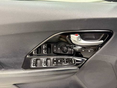 Used 2019 Kia Niro Touring FWD image 15