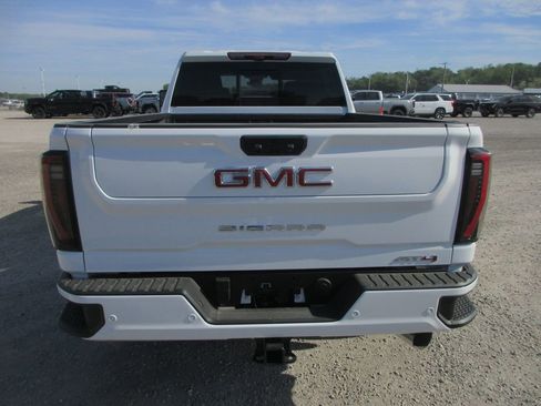 New 2026 GMC Sierra 2500 AT4 w/ AT4 Premium Plus Package AWD/4WD image 5