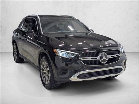 Used 2026 Mercedes-Benz GLC 300 image 3