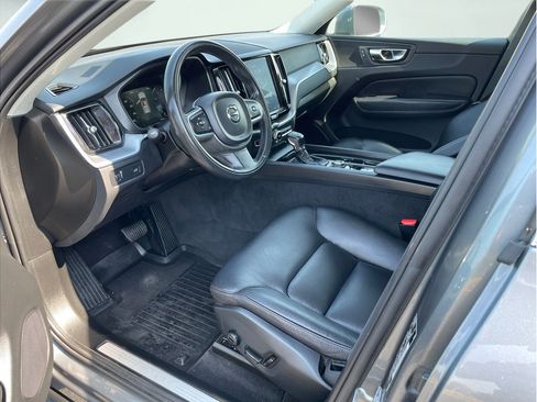 Used 2020 Volvo XC60 T6 Momentum w/ Protection Package AWD/4WD image 5