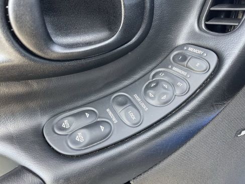 Used 2003 Chevrolet Corvette w/ Preferred Equipment Group1 image 19