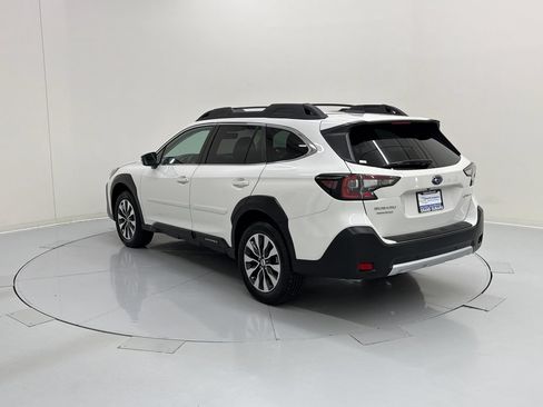 Used 2025 Subaru Outback Limited AWD/4WD image 4