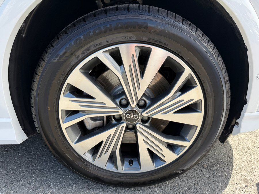 Used 2023 Audi Q4 e-tron Premium Plus w/ Premium Plus RWD image 50