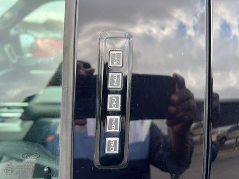 Used 2020 Ford F150 Lariat image 18