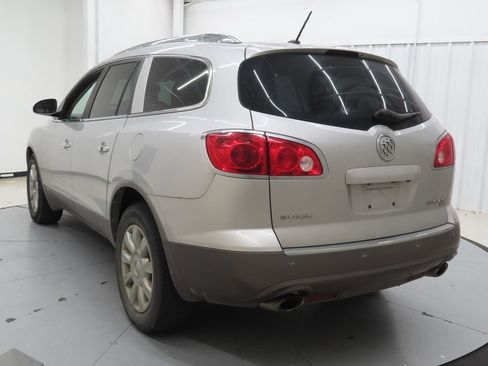 Used 2011 Buick Enclave CXL FWD image 5