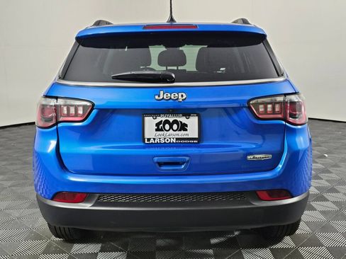 Used 2022 Jeep Compass Latitude FWD image 4
