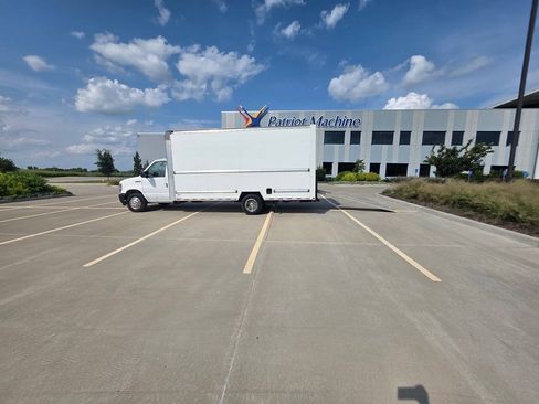 Used 2022 Ford E-350 and Econoline 350 Super Duty RWD image 24