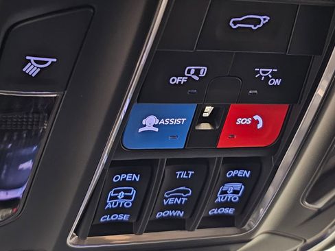 New 2025 Jeep Grand Cherokee Overland image 35