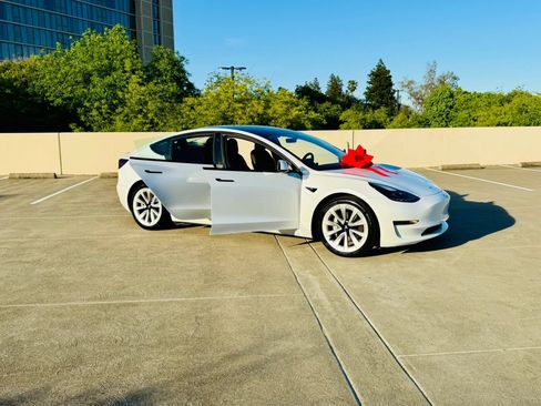 Used 2021 Tesla Model 3 Standard Range Plus RWD image 33