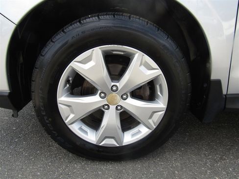 Used 2015 Subaru Forester 2.5i Premium AWD/4WD image 14