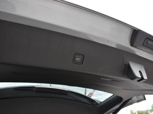 Used 2023 Chevrolet Traverse LT w/ LPO, Cargo Package AWD/4WD image 12