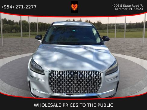 Used 2025 Lincoln Corsair FWD image 2