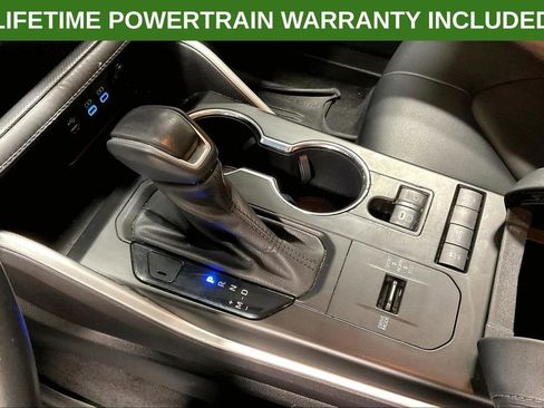 Used 2022 Toyota Highlander XLE image 17