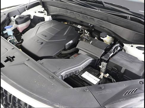 Used 2024 Kia Telluride EX w/ EX Captain's Chair Package FWD image 12