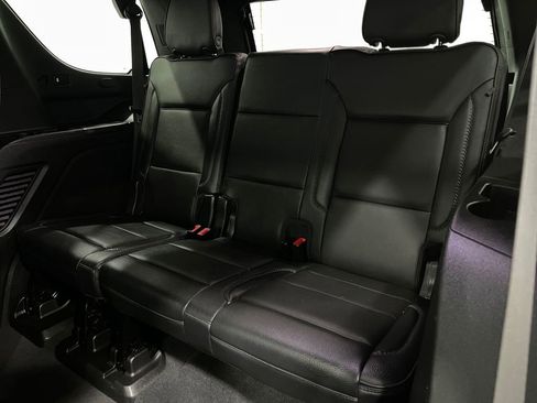 Used 2021 GMC Yukon Denali w/ Advanced Technology Package image 32